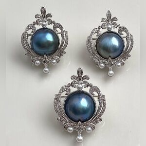 BLACK FRIDAY DEAL 21-Sea Water Mabe Pearl And Baby Pearl Brooch/Pendant